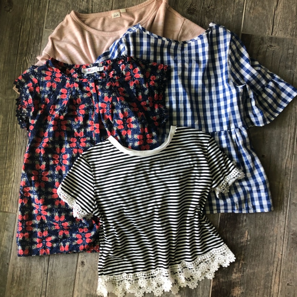 Bundle of 4 tops xs and small